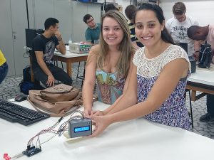 Andressa Cristina de Mattos Bezerra e Danieli de Oliveira Silva