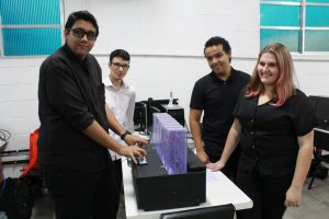 Alunos do quinto semestre de Engenharia de Computação constroem um “piano aquático”, combinando teclas com jatos de água